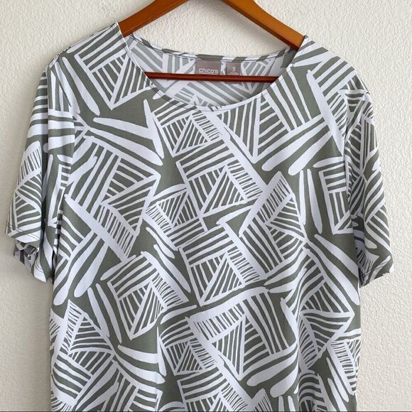 NWOT Chico’s Sage Green Tribal Print High-Low Short Sleeves Top - Picture 2 of 11